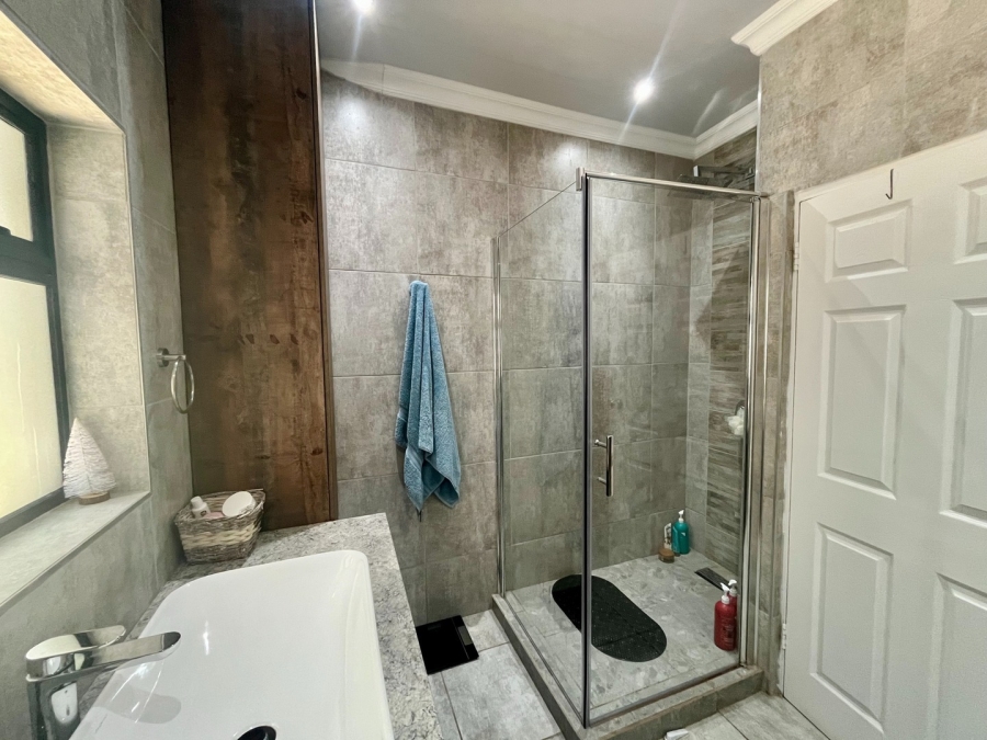 3 Bedroom Property for Sale in La Hoff North West